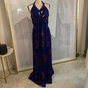 Nicole Miller pleated maxi dress size 6.